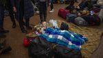 Potret Warga Ukraina Berlindung di Stasiun Kereta Bawah Tanah
