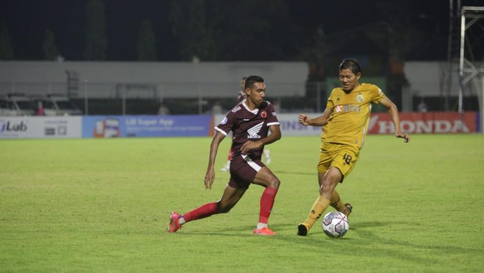 PSM Makassar bermain imbang melawan Bhayangkara FC.