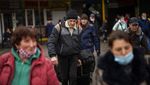 Ramai-ramai Tinggalkan Ibu Kota Ukraina