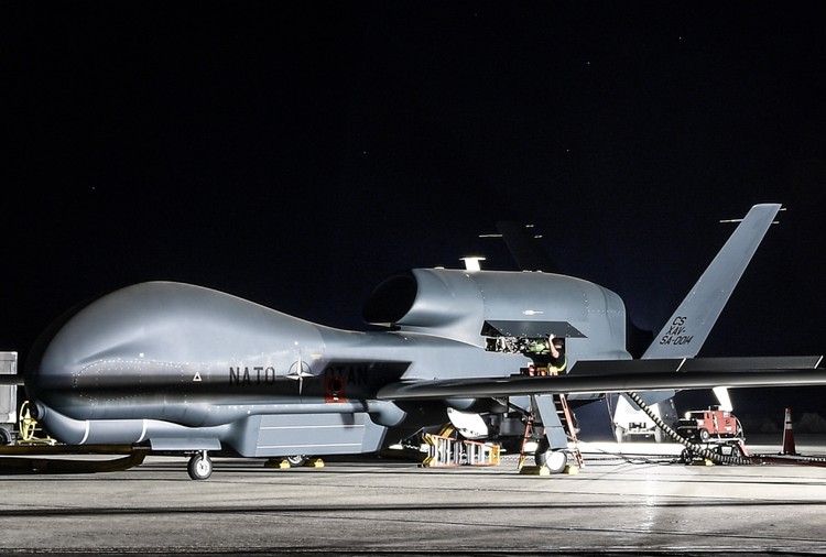 RQ-4 Global Hawk RQ-4 Global Hawk