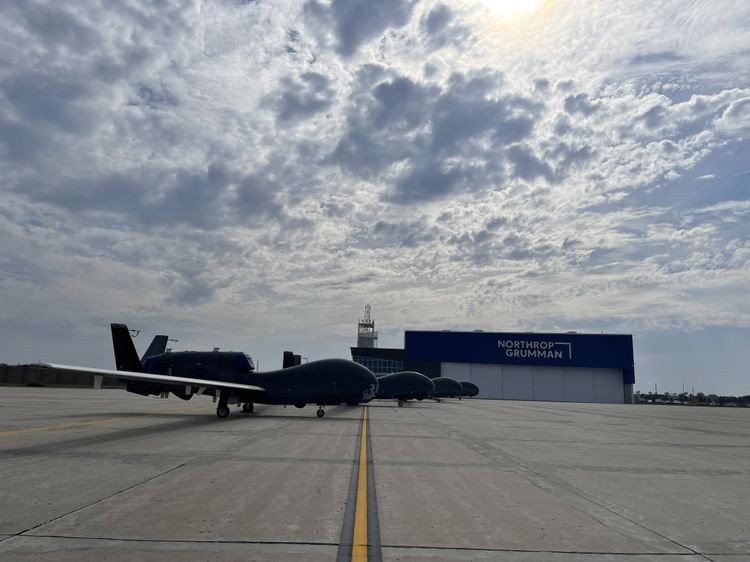 RQ-4 Global Hawk RQ-4 Global Hawk