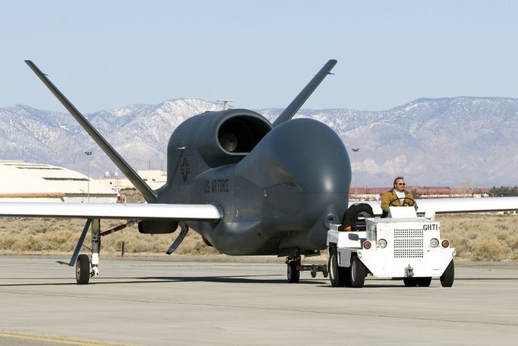 RQ-4 Global Hawk RQ-4 Global Hawk