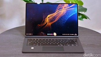 Diberikan mode DeX agar menyerupai desktop. Foto: Adi Fida Rahman/detikINET