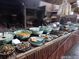 Nikmat, Ragam Santapan Sunda Buhun di Saung Panyawah Tasikmalaya