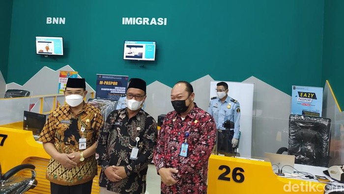 Wartg Kota Magelang kini bisa membuat paspor di Mal Pelayanan Publik di Jl Kartini, dan tak perlu lagi ke Wonosobo atau Sawitan.