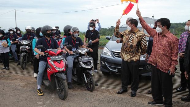 Sosialisasi mekanisme dan pembagian set top box Trans TV di Majalengka, Jawa Barat, Jumat (25/2/2022) (Dok: Trans TV)