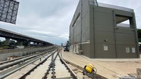 Secara umum, progres pembangunan LRT Jabodebek sampai dengan Februari 2022 telah mencapai 89,205%, dengan pembangunan Depo LRT Jabodebek mencapai 77%.
