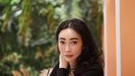10 Potret Susana Rahardjo, Ibunda Livy Renata saat Nongkrong di Kafe