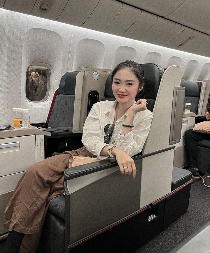 Intip Momen Vanessa Khong dan Indra Kenz Saat di Kulineran di Luar Negeri