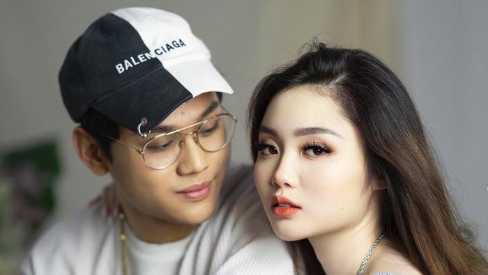 Vanessa Khong sosok tunangan Indra Kenz