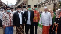 Di Al-Hikmah 1, Haji Syafruddin berkesempatan ikut salat Jumat bersama para santri dan asatidz.
