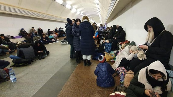 Resident shelter in a subway station. (Maryna via CNN)