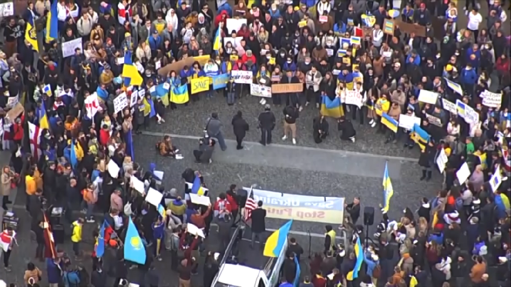 Demo Setop Invasi Rusia ke Ukraina Menggema di Penjuru Dunia