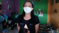 Ia mengaku mengalami kerugian hingga puluhan juta. Menurutnya, uang tersebut merupakan uang konsumen yang memesan langsung padanya.