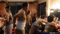 Para seniman merindukan kehidupan sebelum pandemi, di mana kebebasan untuk berpentas dapat diperoleh.