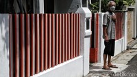 Untuk itu, pemerintah menekankan pentingnya perilaku 5M yakni memakai masker, mencuci tangan, menjaga jarak, menghindari kerumunan, dan membatasi mobilitas.