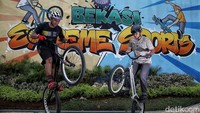 Selain itu Pemkot Bekasi mengajak pelaku ekonomi kreatif di Bekasi untuk berkolaborasi dan mengaktifkan kegiatan yang dapat meningkatkan pertumbuhan ekonomi dari sektor kreatif melalui Gedung Kreatif Center ini.  