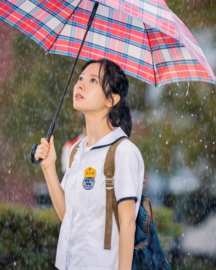 Bona WJSN pemeran Ko Yu Rim di drama Korea Twenty-Five Twenty-One.