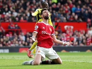 MU Yakin Mau Beri Fernandes Kontrak Baru Sekarang?