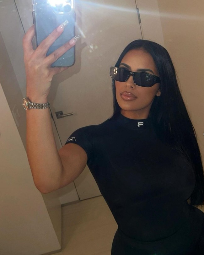 Selain selebgram, dia juga dikenal sebagai model. Saat ini dia sedang berencana meneruskan pendidikan S2 untuk meraih gelar master. Foto: Instagram/@chaneyjonesssss