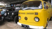 Dia menuturkan, semua barang-barang dan kendaraan klasik yang ada di Dapoe Kafa merupakan koleksi pribadi. Sesekali, pihaknya sengaja untuk membeli barang klasik di Semarang, Jawa Tengah.  