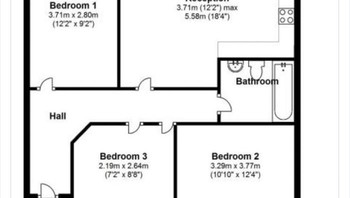 Coba, apa yang janggal? Iya, itu ngapain bedroom 3 punya 2 pintu masuk sebelahan. Foto: PlanningS via Bored Panda