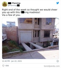 Ini agak unik sih ya, kenapa kepikiran pintu diletakkan di depan pilarnya begitu ya, detikers? Foto: PlanningS via Bored Panda