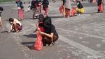 Jelang Melasti, Umat Hindu Yogya Bersihkan Pantai Parangkusumo