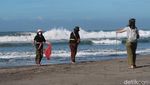 Jelang Melasti, Umat Hindu Yogya Bersihkan Pantai Parangkusumo
