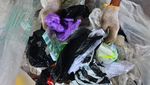 Mengolah Sampah Plastik Jadi BBM Alternatif