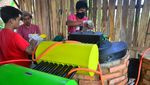 Mengolah Sampah Plastik Jadi BBM Alternatif
