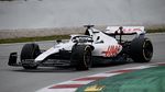 Wujud Mobil Tim Haas F1 Sebelum dan Sesudah Hapus Sponsor dari Rusia