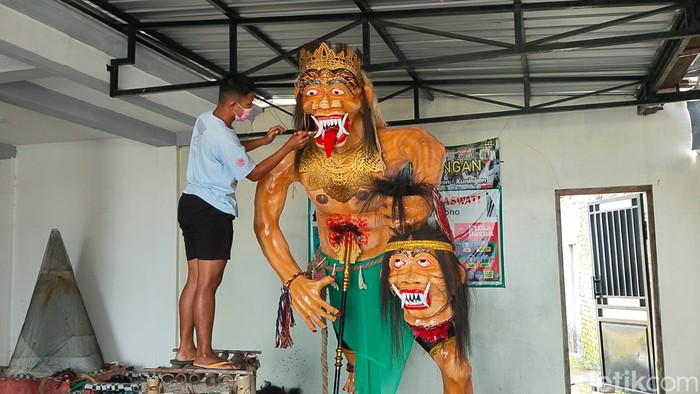 Ogoh-ogoh 4,5 meter di Kecamatan Banyudono, Kabupaten Boyolali, Sabtu (26/2/2022).