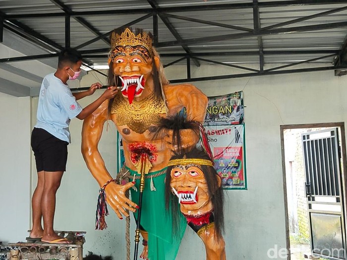 Ogoh-ogoh 4,5 meter di Kecamatan Banyudono, Kabupaten Boyolali, Sabtu (26/2/2022).