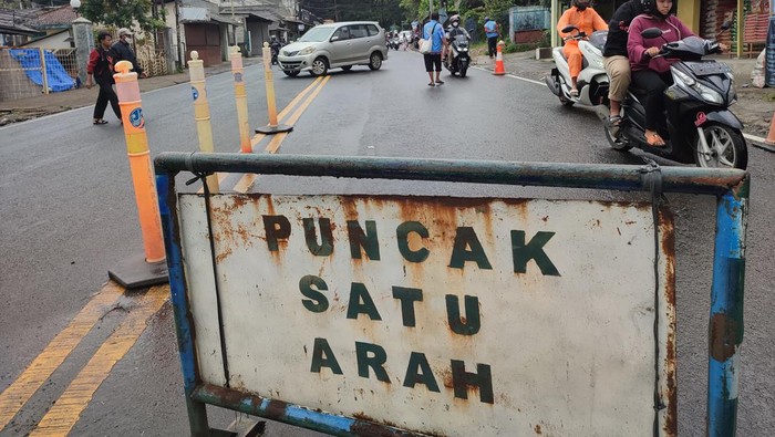One way di kawasan Puncak (Rizky-detikcom)