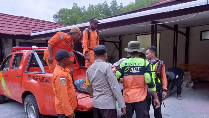 Operasi pencarian pria hilang terseret ombak di pantai Jayapura (Dok. Istimewa)