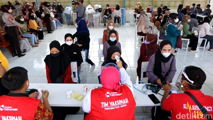 Lonjakan kasus Covid-19 jenis omicron membuat semua pihak bergerak cepat. Salah satunya yang dilakukan oleh IPDN ini dalam menggenjot vaksinasi booster.