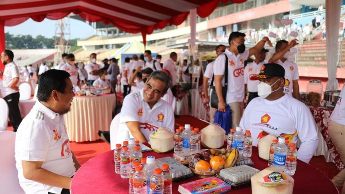 Sekjen Gerindra Ahmad Muzani (tengah)/(dok. Gerindra)