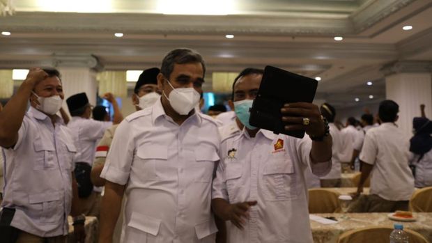 Gerindra menggelar konsolidasi di Jawa Timur. Sekjen Gerindra Ahmad Muzani meminta saksi-saksi untuk Pemilu 2024 disiapkan sedari sekarang.