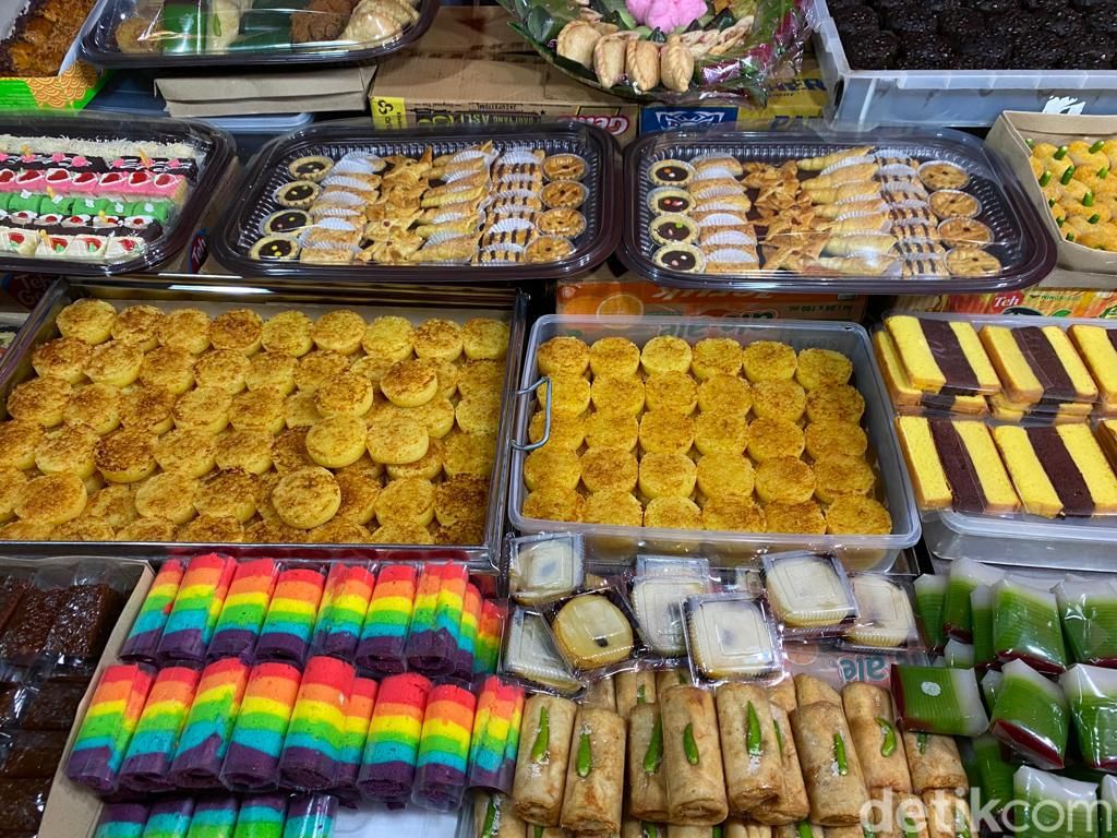 Serunya Belanja di Pasar Kue Subuh Blok M yang Eksis Sejak 1960-an!
