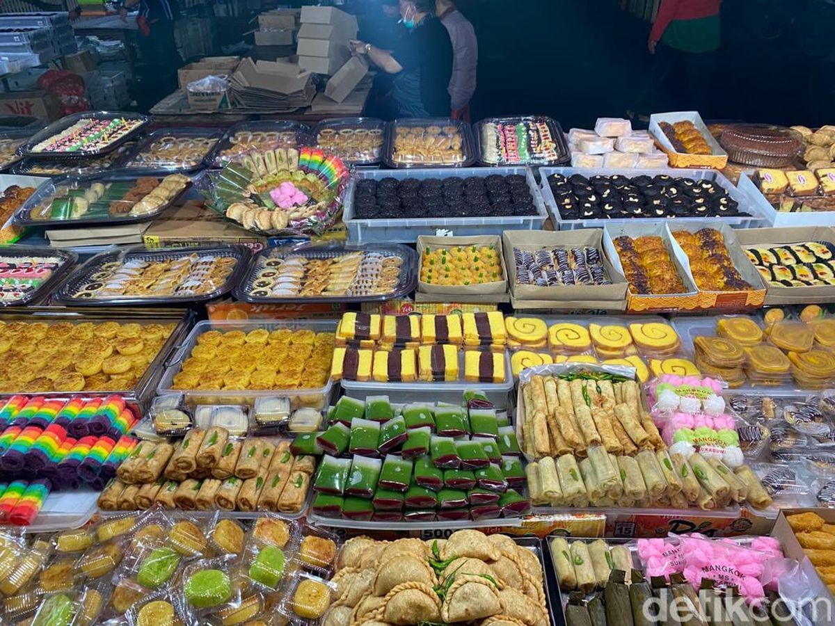 Serunya Belanja di Pasar Kue Subuh Blok M yang Eksis Sejak ...