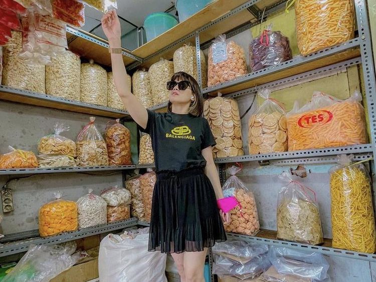 Serunya Gaya Kulineran Chika Jessica yang Hobi Ngopi