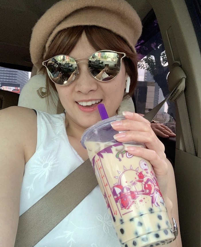 Serunya Gaya Kulineran Chika Jessica yang Hobi Ngopi Serunya Gaya Kulineran Chika Jessica yang Hobi Ngopi