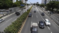 PT Jasa Marga (Persero) Tbk menaikan tarif ruas Jalan Tol Dalam Kota sebesar Rp500 untuk semua golongan mulai Sabtu (26/2), untuk meningkatkan pelayanan serta sebagai wujud kepastian pengembalian investasi bagi Badan Usaha Jalan Tol (BUJT) sesuai rencana bisnis.