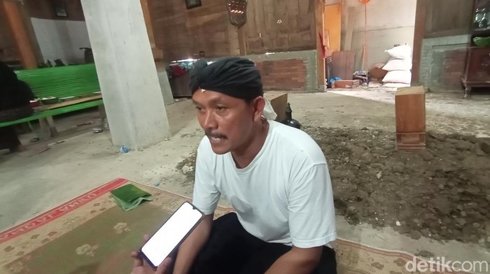 Tokoh Sedulur Sikep, Mbah Gono, meninggal dunia kemarin dan dimakamkan hari ini, Sabtu (26/2/2022).