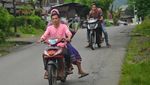 Kepanikan Warga Sumbar Cari Tempat Berlindung Usai Diguncang Gempa
