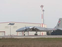 Wujud Drone Tempur Turki yang Bantu Ukraina Lawan Rusia