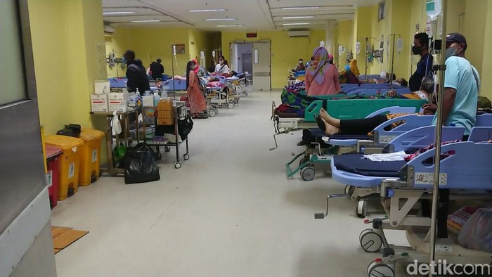 bus tertabrak kereta api di tulungagung