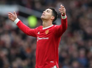 Jangan Paksa Cristiano Ronaldo Jadi Penyerang Tengah!