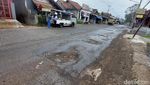 Duh, Jalan Cikancung-Cicalengka Rusak Bikin Pengeluaran Tekor
